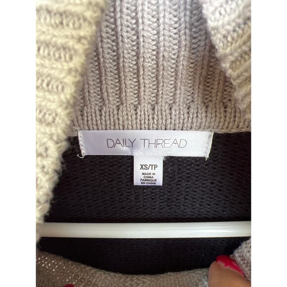 NWT Daily Thread size XS gray and black turtleneck sweater - Picture 3 of 4